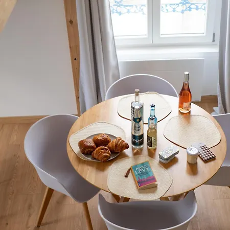 Calme Avec Balcon En Plein Coeur De Apartman *
